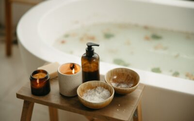 Kąpiel aromaterapeutyczna: jak bezpiecznie korzystać z olejków eterycznych w kąpieli